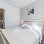 Mit Beheiztem Pool- Schoene Aussicht- Strandnaehe By Interhome