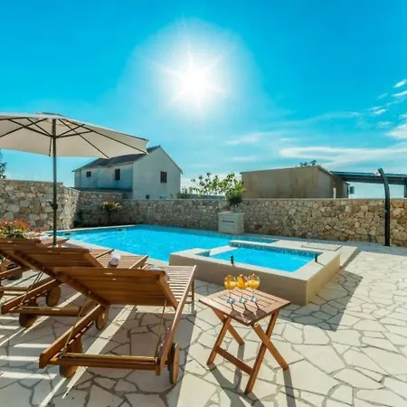 Mit Beheiztem Pool- Schoene Aussicht- Strandnaehe By Interhome Privlaka