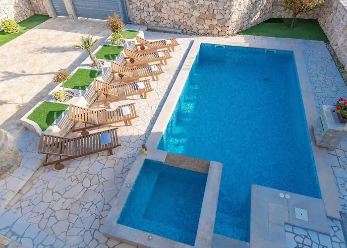 Holiday home Mit Beheiztem Pool- Schoene Aussicht- Strandnaehe By Interhome Privlaka (Zadar)
