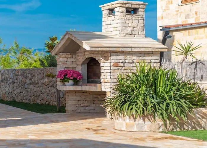 Mit Beheiztem Pool- Schoene Aussicht- Strandnaehe By Interhome Nyaraló