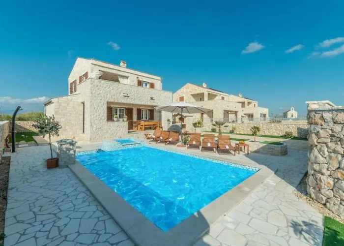 Mit Beheiztem Pool- Schoene Aussicht- Strandnaehe By Interhome *