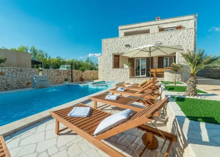 Holiday home Mit Beheiztem Pool- Schoene Aussicht- Strandnaehe By Interhome *