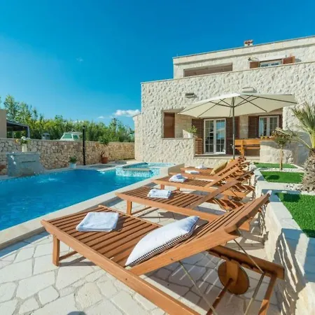 بيت للعطل Mit Beheiztem Pool- Schoene Aussicht- Strandnaehe By Interhome *