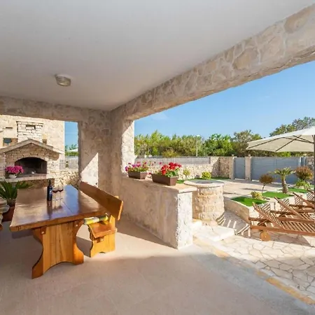 Mit Beheiztem Pool- Schoene Aussicht- Strandnaehe By Interhome * بريفلاكا