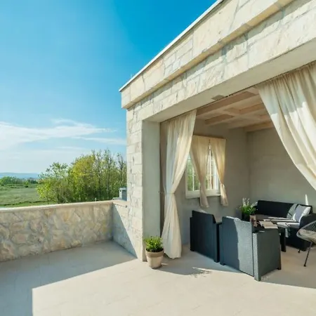 بيت للعطل Mit Beheiztem Pool- Schoene Aussicht- Strandnaehe By Interhome *