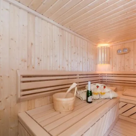 Mit Beheiztem Pool- Schoene Aussicht- Strandnaehe By Interhome *